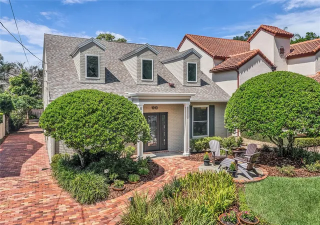 Photo 4 of Single family home for sale at 1910 Gerda Ter, Orlando, FL 32804 | MLS# O6447653 | Listing updated on 2026-10-08