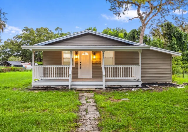 Single family home for sale at 828 30th Street NW, WINTER HAVEN, FL 33881 | MLS# TB8555416