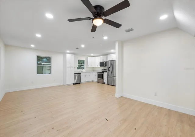 Photo 3 of Single family home for sale at 828 30th Street Nw, Winter Haven, FL 33881 | MLS# TB8555416 | Listing updated on 2026-10-08