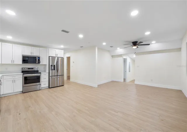 Photo 3 of Single family home for sale at 828 30th Street NW, Winter Haven, FL 33881 | MLS# TB8555416 | Listing updated on 2026-10-08