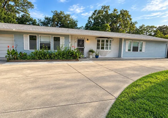 Photo 1 of Single family home for sale at 2990 Sw 98th Street Rd, Ocala, FL 34476 | MLS# OM733536 | Listing updated on 2026-10-08