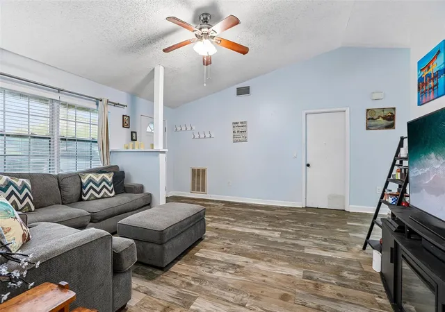 Photo 3 of Single family home for sale at 2310 Liston Cir, Palm Harbor, FL 34683 | MLS# TB8555417 | Listing updated on 2026-10-09
