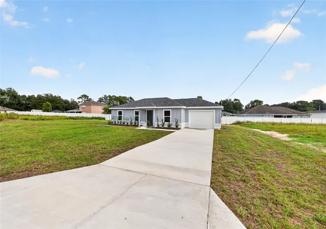 Photo 4 of Single family home for sale at 32 Dogwood Dr Ct, Ocala, FL 34472 | MLS# OM733537 | Listing updated on 2026-10-07