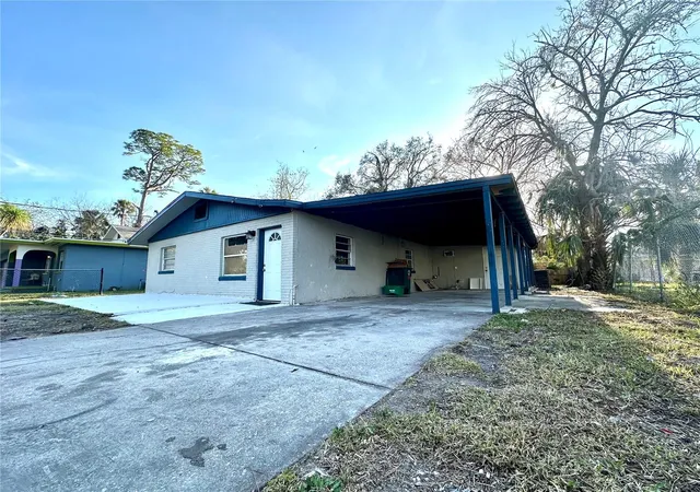 Photo 2 of Single family home for sale at 222 Haynes St, Daytona Beach, FL 32114 | MLS# O6447657 | Listing updated on 2026-10-07