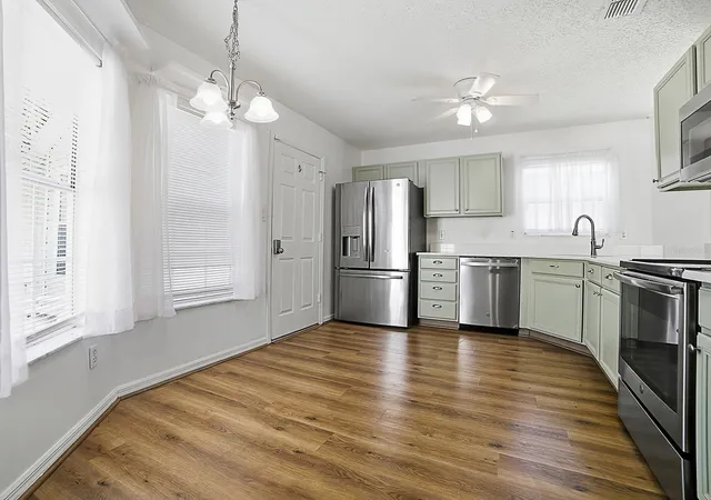 Photo 4 of Single family home for sale at 4952 Heron Run Cir, Leesburg, FL 34748 | MLS# G5118709 | Listing updated on 2026-10-07