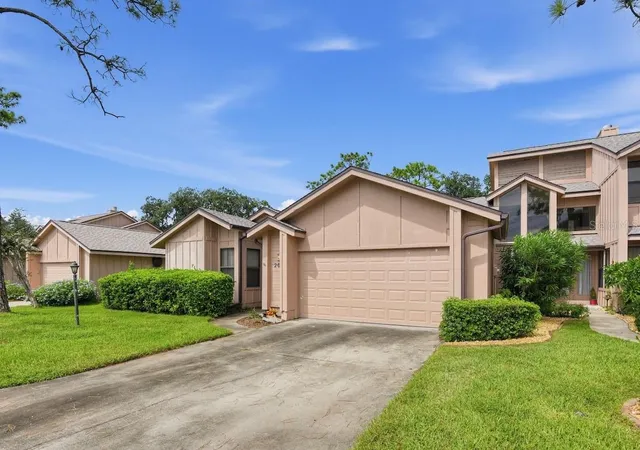 Photo 3 of Condo for sale at 2006 Teakwood Ln, Port Orange, FL 32128 | MLS# O6447663 | Listing updated on 2026-10-07