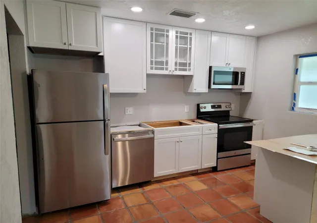 Photo 3 of Multi family home for sale at 2117 3rd Avenue E, Bradenton, FL 34208 | MLS# A4708667 | Listing updated on 2026-10-07