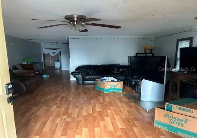 Photo 3 of Sale Pending at 1523 Boone Pl, Lakeland, FL 33803 | MLS# TB8555433 | Listing updated on 2026-10-07