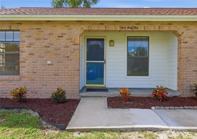 Photo 3 of Single family home for sale at 943 Marquette Ct, Deltona, FL 32725 | MLS# V4951677 | Listing updated on 2026-10-07
