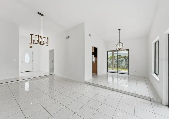Photo 3 of Single family home for sale at 39 Chip Ct, Kissimmee, FL 34759 | MLS# A4708670 | Listing updated on 2026-10-09