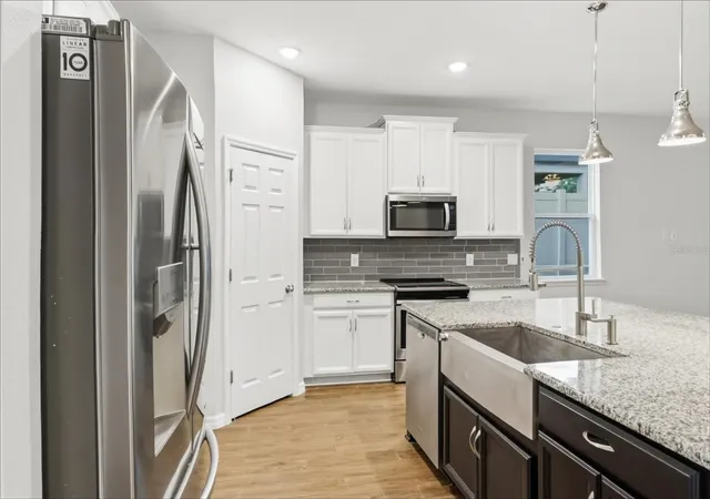 Photo 4 of Single family home for sale at 827 Daybreak Pl, Longwood, FL 32750 | MLS# TB8555437 | Listing updated on 2026-10-07