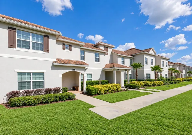 Photo 3 of Townhouse for sale at 8961 Stinger Dr, Davenport, FL 33896 | MLS# O6447680 | Listing updated on 2026-10-07