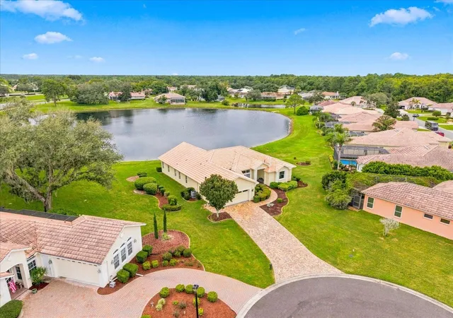 Photo 2 of Single family home for sale at 10081 Georgetown Ct, Weeki Wachee, FL 34613 | MLS# W7890132 | Listing updated on 2026-10-13