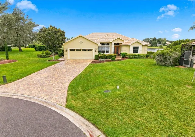Photo 3 of Single family home for sale at 10081 Georgetown Ct, Weeki Wachee, FL 34613 | MLS# W7890132 | Listing updated on 2026-10-13