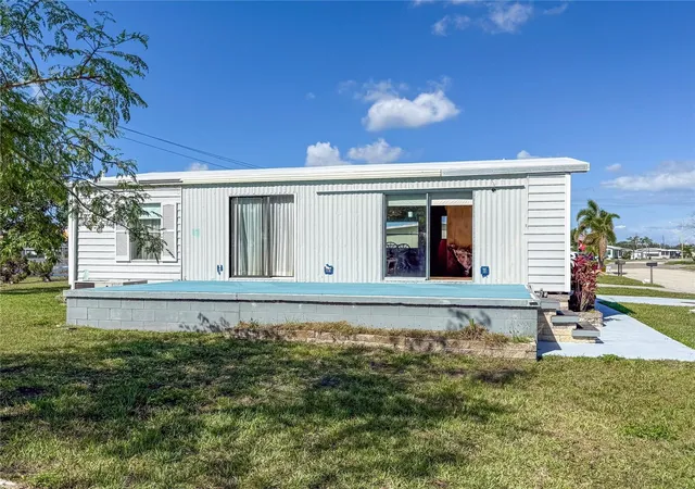 Photo 3 of Manufactured home for sale at 4609 10th Street Ct E, Ellenton, FL 34222 | MLS# TB8555446 | Listing updated on 2026-10-08