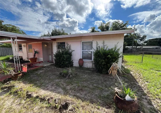 Photo 2 of Single family home for sale at 141 N Edgemon Ave, Winter Springs, FL 32708 | MLS# O6447685 | Listing updated on 2026-10-07