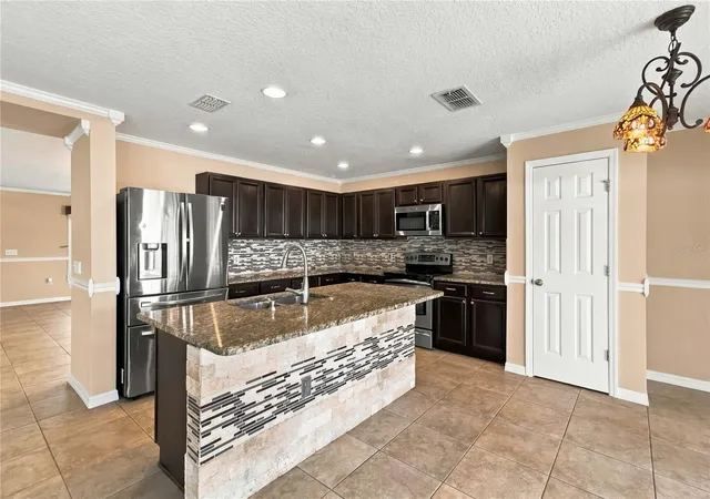 Photo 4 of Single family home for sale at 3899 Cedar Hammock Trl, Saint Cloud, FL 34772 | MLS# O6447689 | Listing updated on 2026-10-23