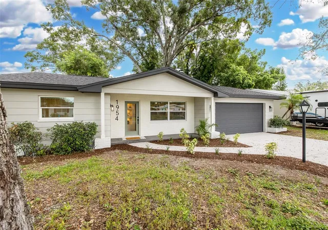 Photo 3 of Single family home for sale at 1954 Alton Dr, Clearwater, FL 33763 | MLS# TB8555449 | Listing updated on 2026-10-08
