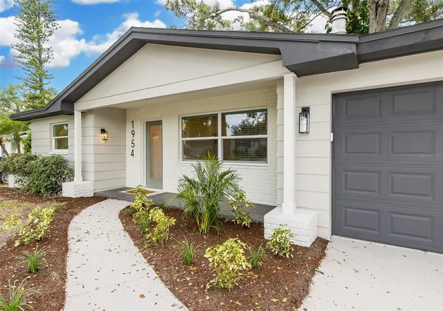 Photo 4 of Single family home for sale at 1954 Alton Dr, Clearwater, FL 33763 | MLS# TB8555449 | Listing updated on 2026-10-08