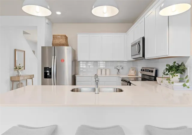 Photo 4 of Townhouse for sale at 6403 Argent Wood Dr, Winter Garden, FL 34787 | MLS# O6447690 | Listing updated on 2026-10-07