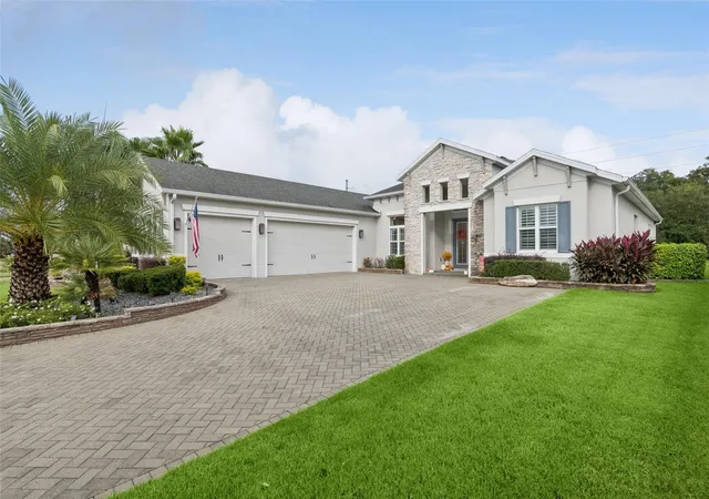 Photo 2 of Single family home for sale at 8400 Bridgeport Bay Cir, Mount Dora, FL 32757 | MLS# O6447691 | Listing updated on 2026-10-08