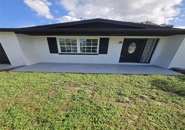 Photo 1 of Single family home for sale at 7401 Country Clb Dr, Hudson, FL 34667 | MLS# TB8555455 | Listing updated on 2026-10-07