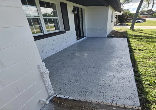 Photo 2 of Single family home for sale at 7401 Country Clb Dr, Hudson, FL 34667 | MLS# TB8555455 | Listing updated on 2026-10-07