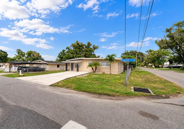Photo 2 of Single family home for sale at 6801 N Clearview Ave, Tampa, FL 33614 | MLS# TB8555456 | Listing updated on 2026-10-10
