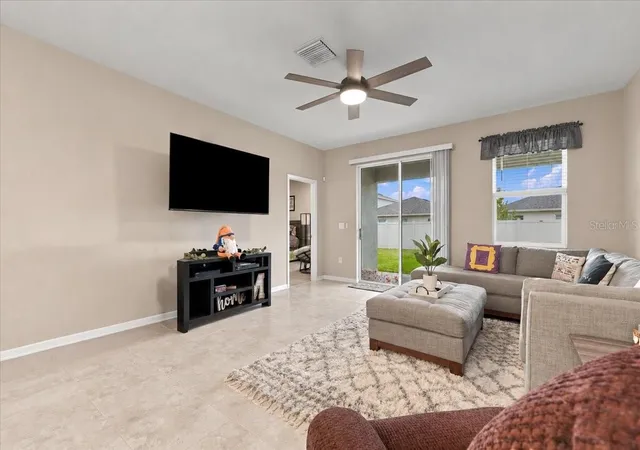 Photo 4 of Single family home for sale at 4885 Foxglove Cir, Lakeland, FL 33811 | MLS# L4965588 | Listing updated on 2026-10-20