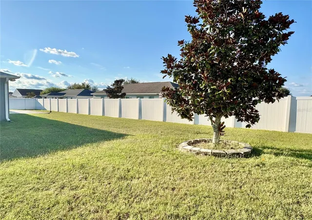 Photo 3 of Single family home for sale at 4915 Sw 99th Place, Ocala, FL 34476 | MLS# OM733543 | Listing updated on 2026-10-08