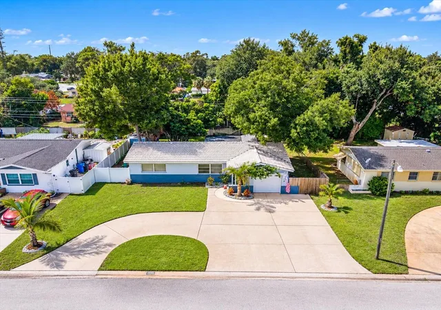 Photo 2 of Single family home for sale at 5701 6th Way S, Saint Petersburg, FL 33705 | MLS# TB8555463 | Listing updated on 2026-10-08