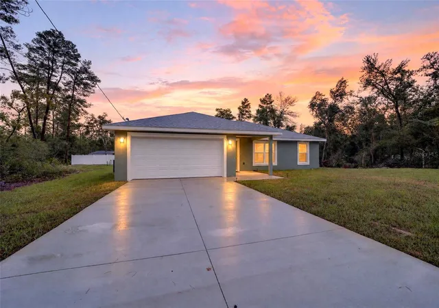 Single family home for sale at 3 Fisher Way Pl, OCKLAWAHA, FL 32179 | MLS# OM733544