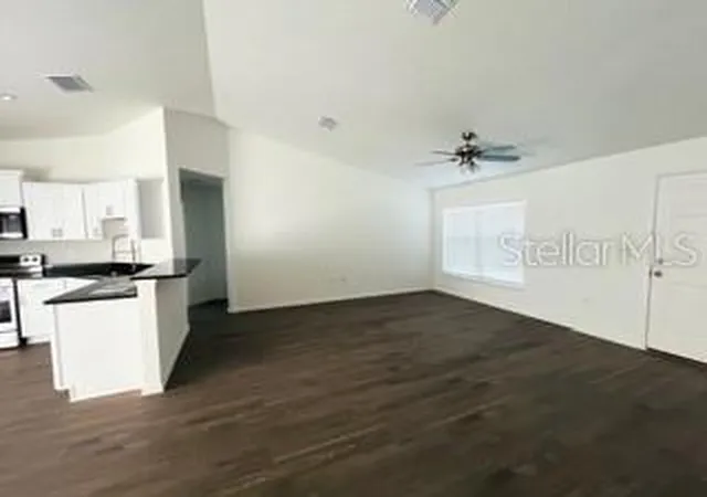 Photo 2 of Single family home for sale at 3 Fisher Way Pl, Ocklawaha, FL 32179 | MLS# OM733544 | Listing updated on 2026-10-07
