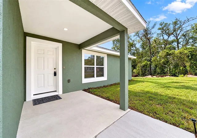 Photo 3 of Single family home for sale at 3 Fisher Way Pl, Ocklawaha, FL 32179 | MLS# OM733544 | Listing updated on 2026-10-10
