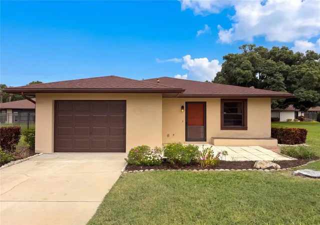 Photo 1 of Condo for sale at 6410 Heritage Ln, Bradenton, FL 34209 | MLS# O6447714 | Listing updated on 2026-10-07