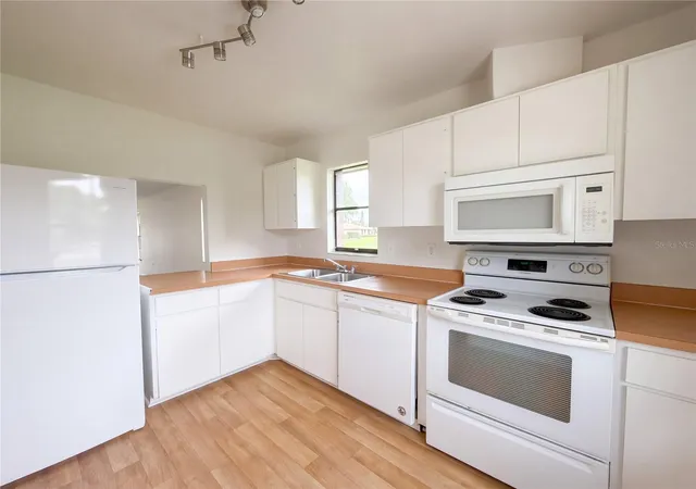 Photo 3 of Condo for sale at 6410 Heritage Ln, Bradenton, FL 34209 | MLS# O6447714 | Listing updated on 2026-10-07