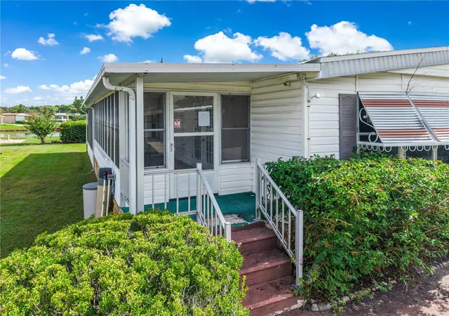 Photo 3 of Manufactured home for sale at 2537 Longpine Ln, Saint Cloud, FL 34772 | MLS# S5158983 | Listing updated on 2026-10-15