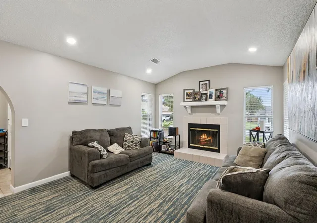 Photo 3 of Single family home for sale at 313 Alba Ln, Lake Mary, FL 32746 | MLS# O6447719 | Listing updated on 2026-10-09