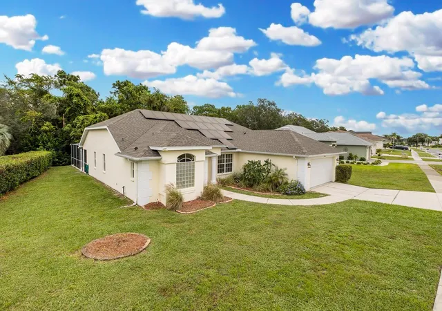 Photo 3 of Single family home for sale at 10435 Audie Brk Dr, Spring Hill, FL 34608 | MLS# W7890136 | Listing updated on 2026-10-08
