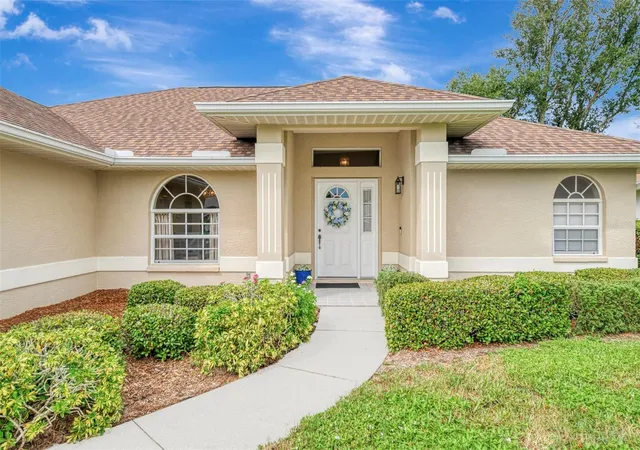 Single family home for sale at 426 Bermuda Isles Cir, VENICE, FL 34292 | MLS# N6146081