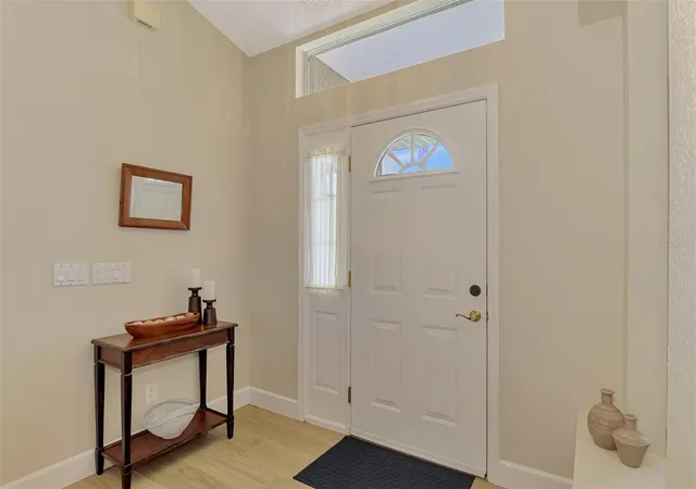 Photo 4 of Single family home for sale at 426 Bermuda Isles Cir, Venice, FL 34292 | MLS# N6146081 | Listing updated on 2026-10-08