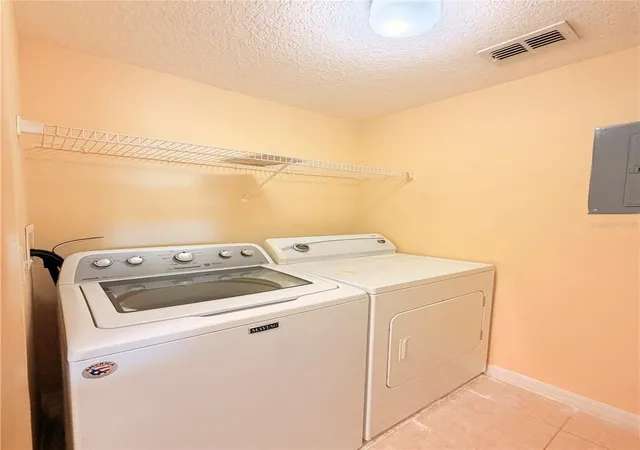 Photo 4 of Condo for sale at 5500 Metrowest Blvd #14-308, Orlando, FL 32811 | MLS# O6447721 | Listing updated on 2026-10-07