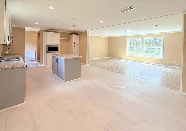Photo 2 of Manufactured home for sale at 8143 Texas St, Jacksonville, FL 32220 | MLS# O6447722 | Listing updated on 2026-10-08