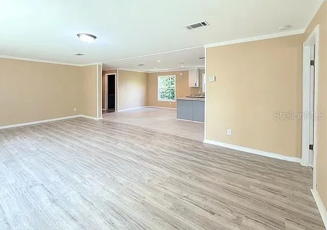 Photo 4 of Manufactured home for sale at 8143 Texas St, Jacksonville, FL 32220 | MLS# O6447722 | Listing updated on 2026-10-08