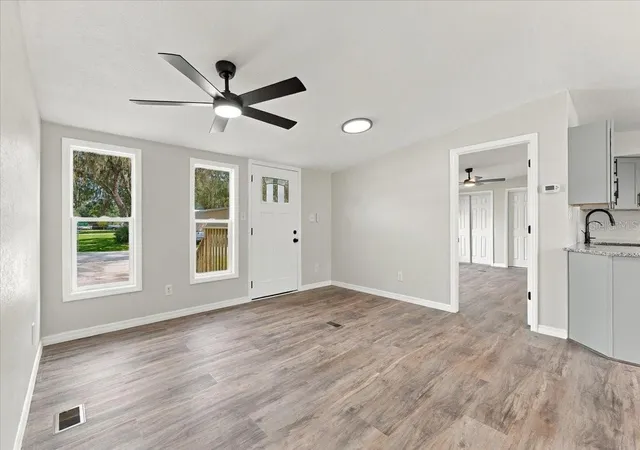 Photo 3 of Manufactured home for sale at 2412 Is Oaks W, Lakeland, FL 33805 | MLS# L4965592 | Listing updated on 2026-10-29