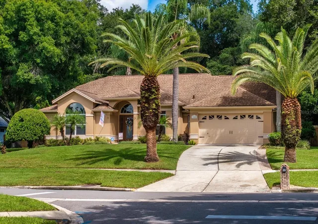 Photo 3 of Single family home for sale at 1660 Sweetwater W Cir, Apopka, FL 32712 | MLS# O6447724 | Listing updated on 2026-10-08
