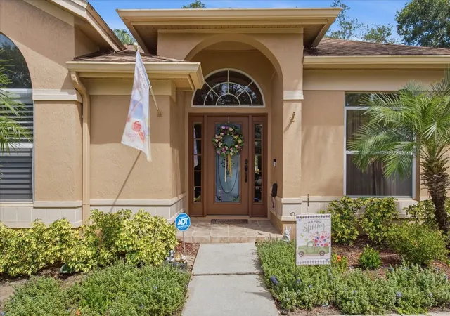 Photo 3 of Single family home for sale at 1660 Sweetwater W Cir, Apopka, FL 32712 | MLS# O6447724 | Listing updated on 2026-10-08