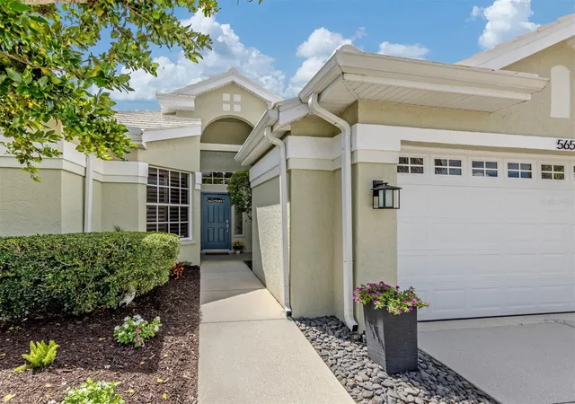 Photo 3 of Single family home for sale at 565 Fallbrook Dr, Venice, FL 34292 | MLS# N6146083 | Listing updated on 2026-10-08