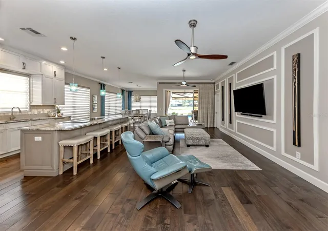 Photo 3 of Single family home for sale at 565 Fallbrook Dr, Venice, FL 34292 | MLS# N6146083 | Listing updated on 2026-10-08