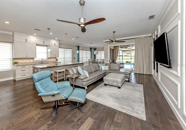 Photo 4 of Single family home for sale at 565 Fallbrook Dr, Venice, FL 34292 | MLS# N6146083 | Listing updated on 2026-10-08